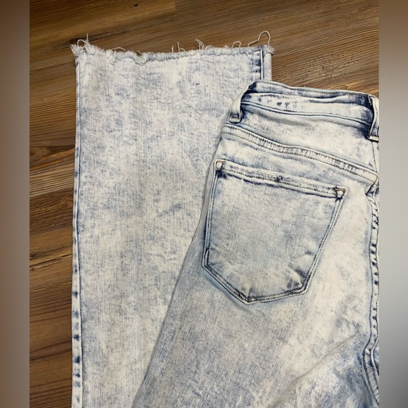 4/$16 Risen Jeans - Picture 3 of 12
